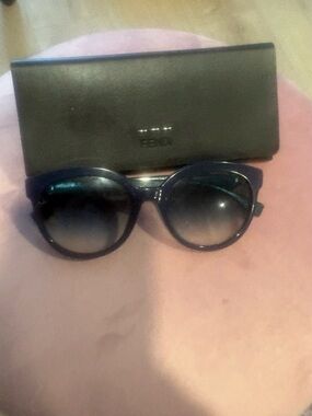 Fendi Dark Blue Round Women's Sunglasses